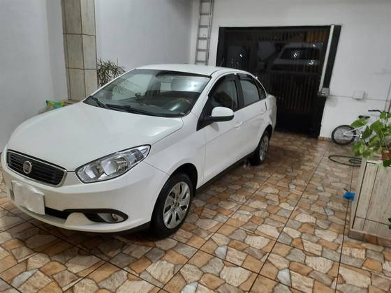 FIAT GRAND SIENA 1.4 MPI ATTRACTIVE 8V FLEX 4P MANUAL FIAT GRAND SIENA 1.4 MPI ATTRACTIVE 8V FLEX 4P MANUAL